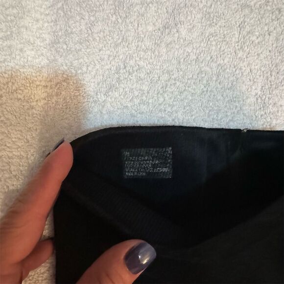 EUC Born Women's Black Suede Knee High Boots Size 9 - Picture 5 of 5